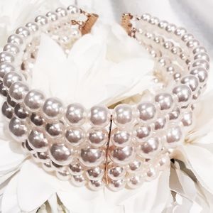Pearl chocker
